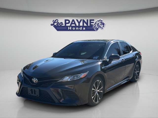 Used 2019 Toyota Camry SE w/ Convenience Package FWD image 4
