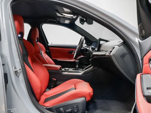 Used 2025 BMW M3 w/ Executive Package image 37