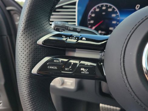 Certified 2026 Mercedes-Benz GLS 450 4MATIC image 32