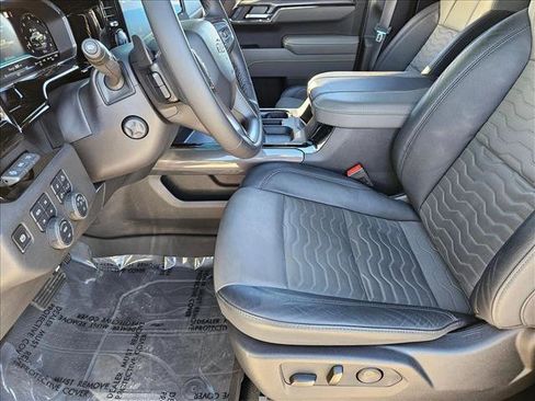 Used 2025 Chevrolet Silverado 1500 ZR2 w/ Technology Package image 15