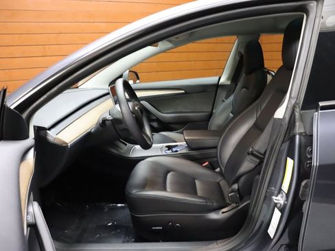 Used 2023 Tesla Model 3 Standard Range image 32