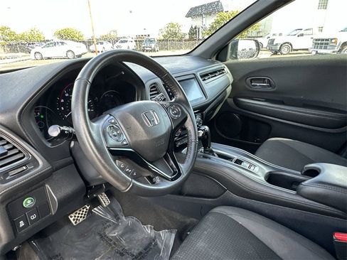 Used 2021 Honda HR-V Sport image 22