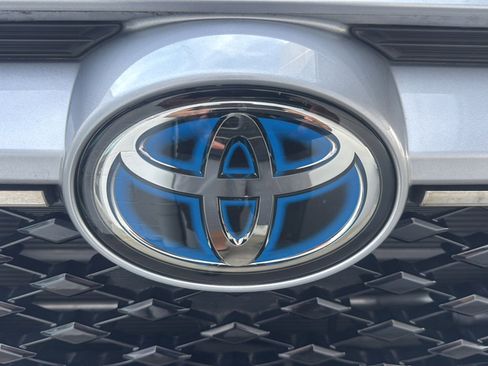 Used 2022 Toyota RAV4 SE w/ Weather & Moonroof Package image 45
