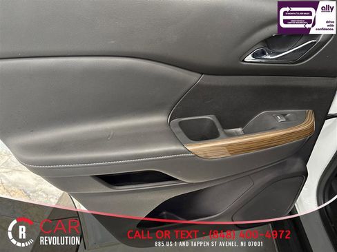 Used 2023 GMC Acadia SLE w/ Driver Convenience Package FWD image 41