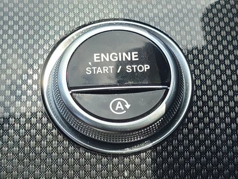 Used 2024 Mercedes-Benz C 300 4MATIC Sedan image 36