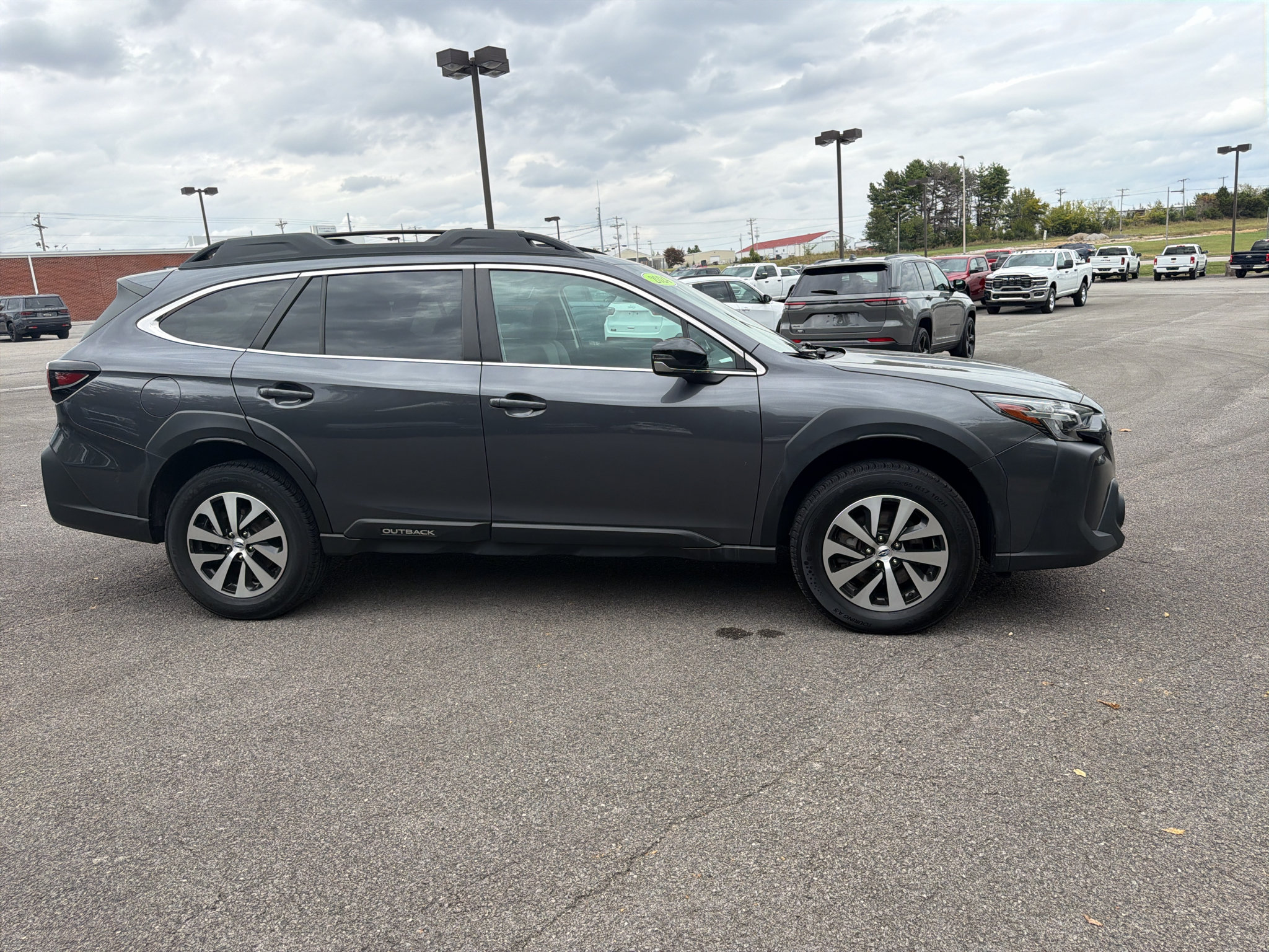 Used 2024 Subaru Outback Premium AWD/4WD image 4