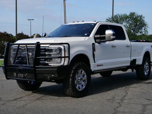 Used 2025 Ford F350 Lariat w/ Lariat Ultimate Package AWD/4WD image 6