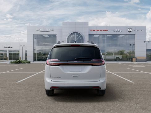 New 2026 Chrysler Pacifica Select w/ S Appearance Package FWD image 7