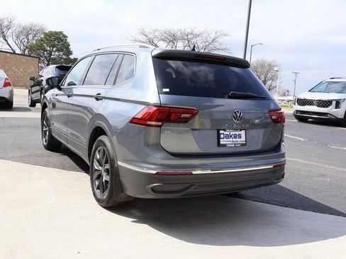 Used 2023 Volkswagen Tiguan SE image 6