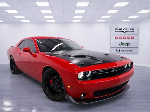 Used 2018 Dodge Challenger R/T Scat Pack w/ Leather Interior Group image 12