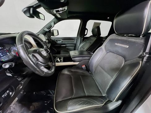 Used 2019 RAM 1500 Laramie AWD/4WD image 18