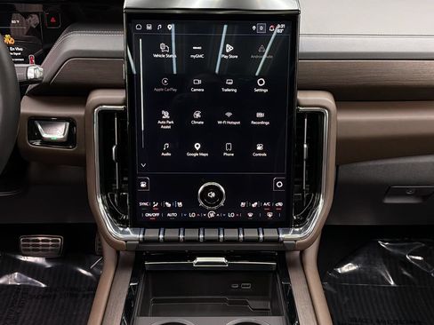 Used 2026 GMC Yukon XL Denali Ultimate AWD/4WD image 18