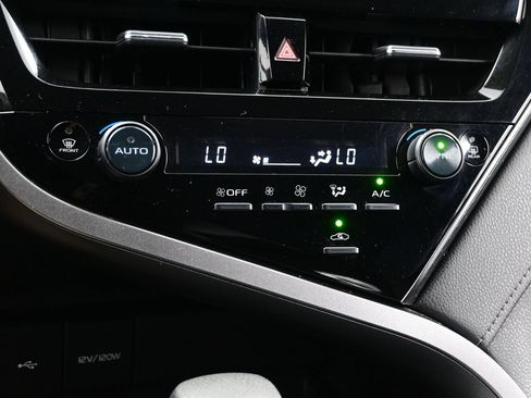 Used 2022 Toyota Camry LE FWD image 20