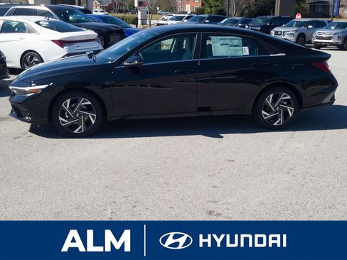 New 2026 Hyundai Elantra Limited image 9