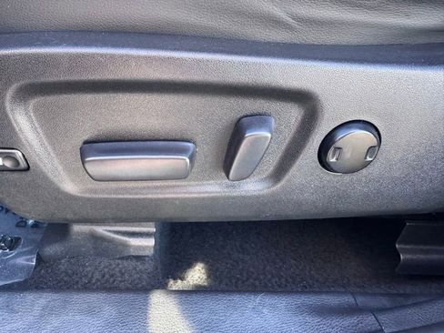 Used 2019 Toyota Highlander SE image 21