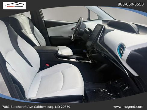 Used 2017 Toyota Prius Prime Premium FWD image 12