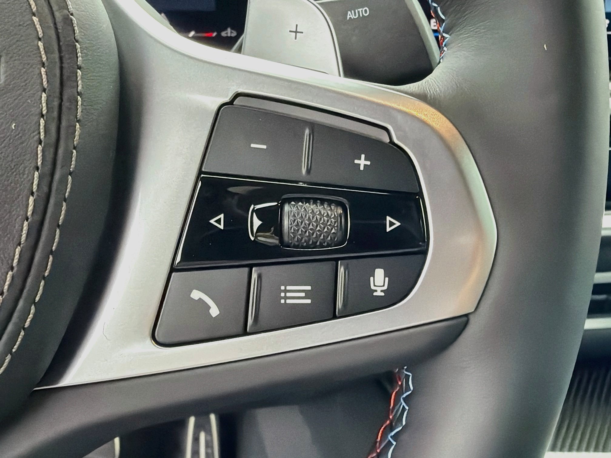 New 2027 BMW X6 M60i AWD/4WD image 39
