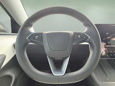 Used 2024 Tesla Model 3 Standard Range RWD image 9