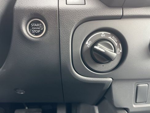 Used 2025 Nissan Frontier S image 14