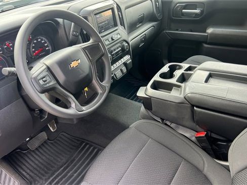Used 2021 Chevrolet Silverado 1500 Custom image 10