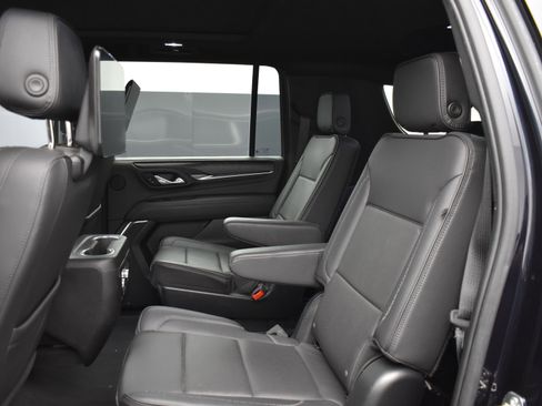 Used 2023 GMC Yukon XL Denali w/ Denali Reserve Package image 12