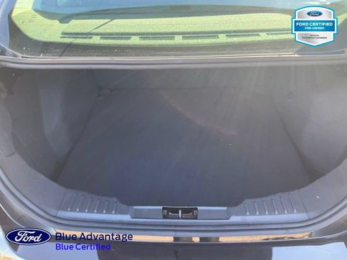 Used 2018 Ford Focus SE FWD image 18