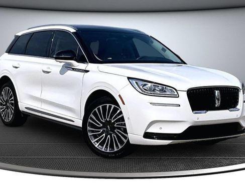 Used 2022 Lincoln Corsair Reserve w/ Equipment Group 201A AWD/4WD image 3