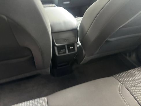 Used 2025 Chevrolet Equinox LT FWD image 23