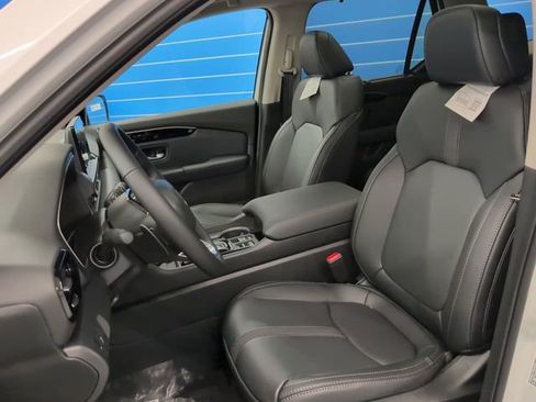 New 2025 Honda Pilot Touring image 19