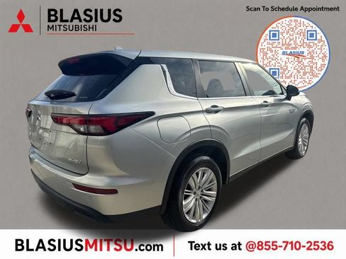 Used 2025 Mitsubishi Outlander ES AWD/4WD image 14