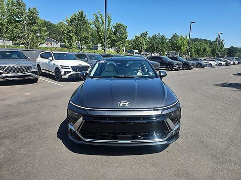 Used 2024 Hyundai Sonata SEL FWD image 2