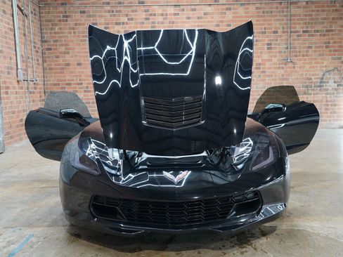 Used 2018 Chevrolet Corvette Stingray Coupe w/ Battery Protection Package image 23