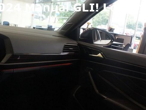 Used 2024 Volkswagen Jetta GLI 40th Anniversary Edition image 14