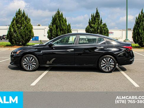 Used 2025 Nissan Altima 2.5 SV FWD image 7