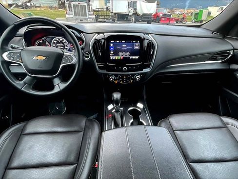 Used 2023 Chevrolet Traverse High Country image 16