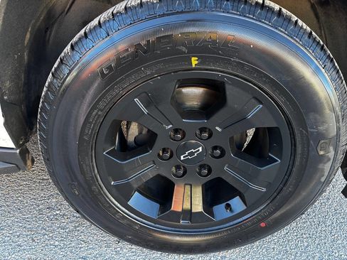 Used 2019 Chevrolet Tahoe 4WD image 36