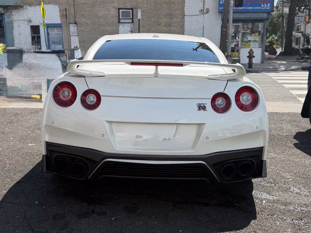 Used 2019 Nissan GT-R Premium w/ Premium Interior Package AWD/4WD image 7