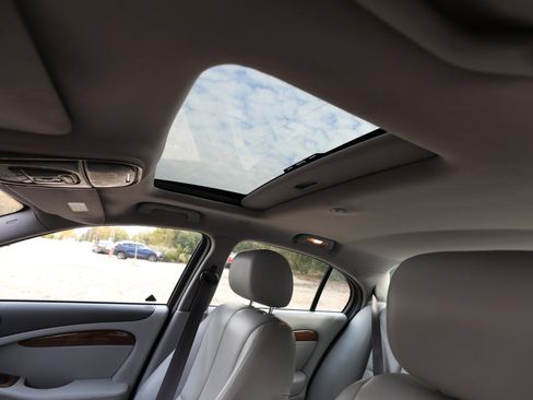 Used 2003 Jaguar S-TYPE 3.0 image 17