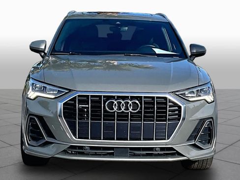 Used 2019 Audi Q3 2.0T Premium Plus w/ Premium Plus Package AWD/4WD image 4