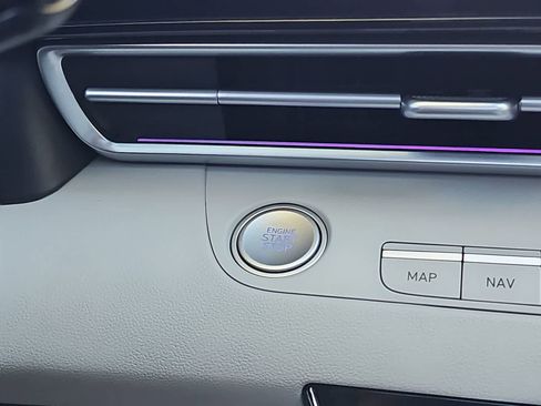 Certified 2023 Hyundai Elantra Limited image 24