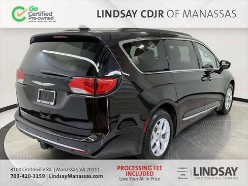 Certified 2017 Chrysler Pacifica Touring-L w/ Tire & Wheel Group FWD image 9