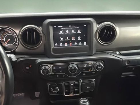 Used 2021 Jeep Wrangler Unlimited Sport AWD/4WD image 25