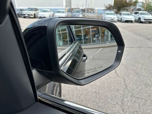Certified 2024 Volkswagen Atlas Cross Sport SE w/ Panoramic Sunroof Package AWD/4WD image 39