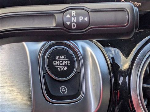 Used 2021 Mercedes-Benz GLB 250 image 12