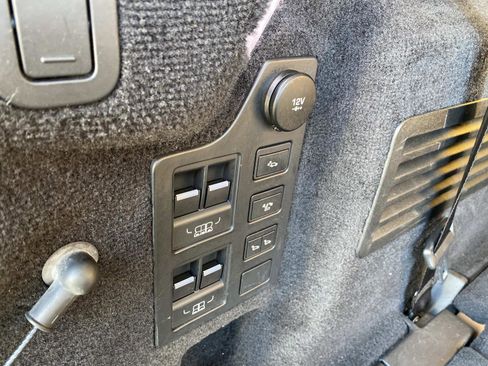 Used 2018 Land Rover Discovery HSE Luxury image 6