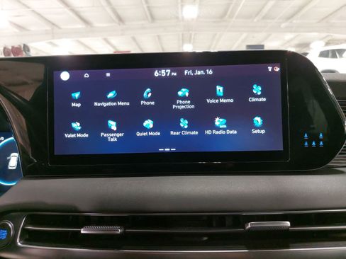 Used 2024 Hyundai Palisade Calligraphy image 24