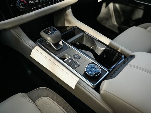 New 2025 Nissan Pathfinder SL image 28