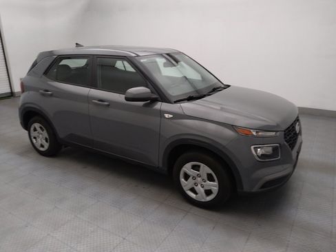 Used 2020 Hyundai Venue SE FWD image 11