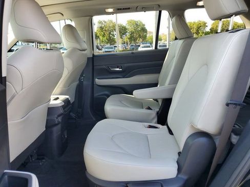 Used 2024 Toyota Grand Highlander XLE image 8