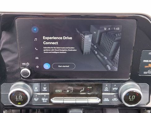 Used 2023 Toyota Highlander LE AWD/4WD image 16